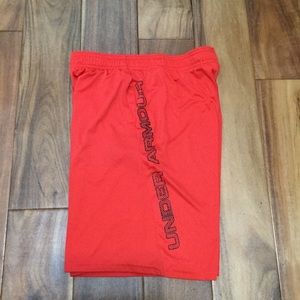 Boys Under Armour shorts XL youth kids Red logo